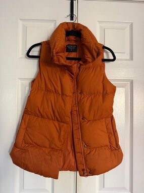 Athleta Women's Rust Orange Quilted Puffer Vest